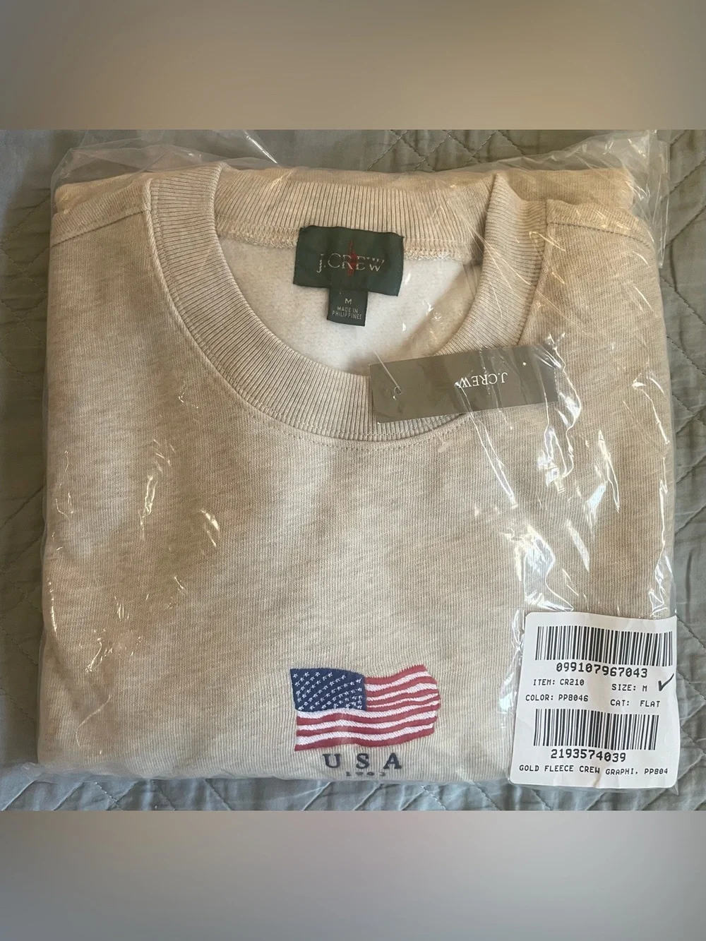 J. CREW '83 fleece sweatshirt with flag embroidery Heather Ecru Size M $98 CR210 - Picture 6 of 9